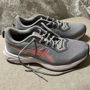 ASICS Grey Running Tennis Shoes 8.5 Size 8 1/2 Like New